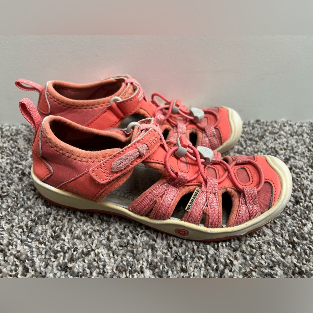 Keen Waterproof Hiking Sandals. Washable and comfortable Kids Size 12c